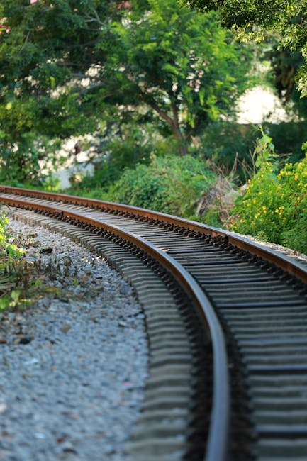 идти по плану — on track