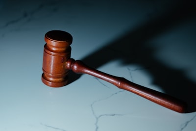 суд — trial