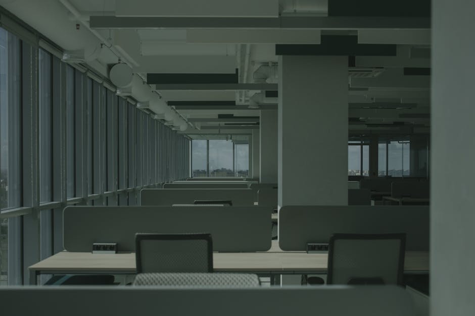 с работой в офисе — office-based