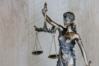 суд — court