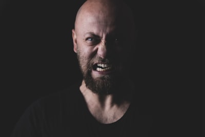 agresivo — aggressive