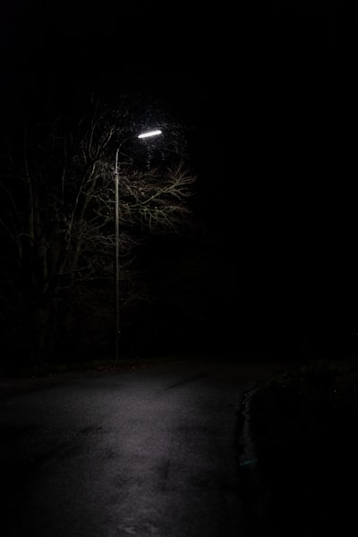 уличное освещение — street lighting