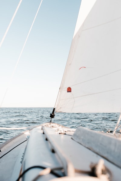 vela — Sailing